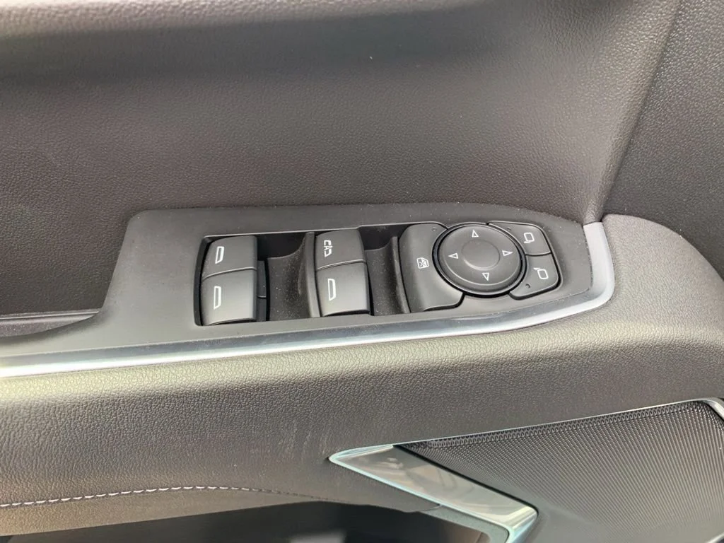 2025 Chevrolet Silverado 1500 LT - Photo 12
