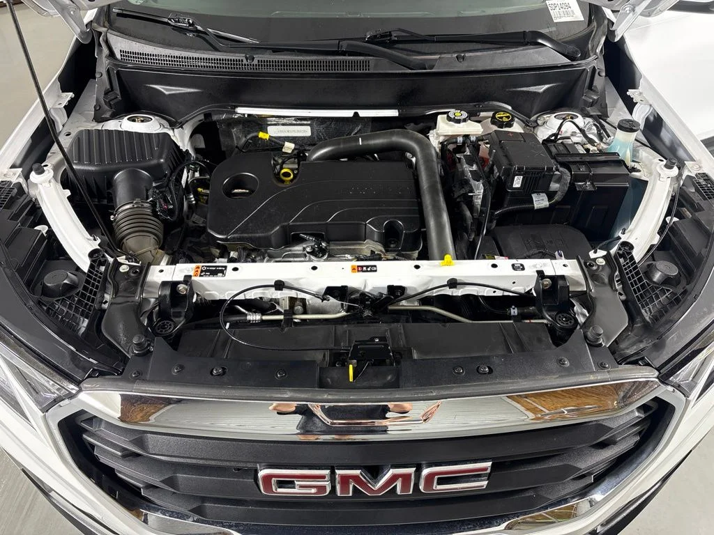 Used 2024 White GMC SLE image 43