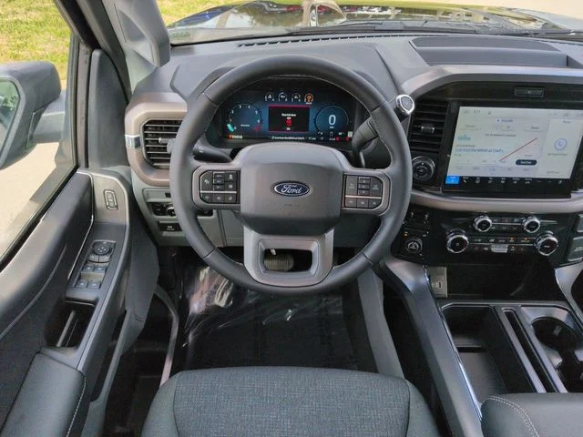 New 2026 Agate Black Metallic Ford XLT image 16