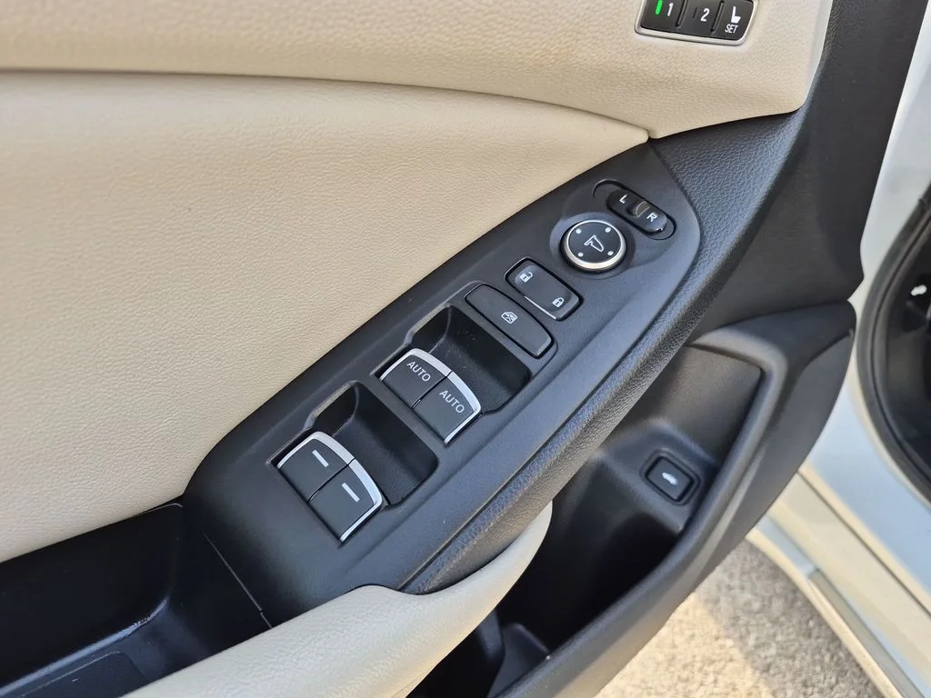 Used 2019  Honda Touring image 19