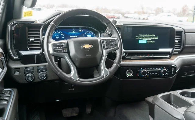 Used 2022 Gray Chevrolet LT image 13