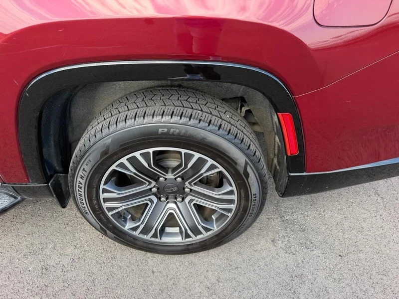 Certified Used 2024 Velvet Red Pearlcoat Jeep Series II image 9