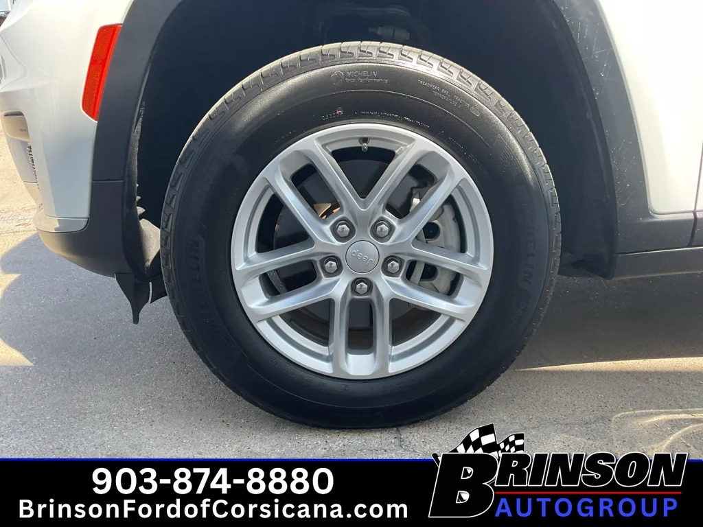 Used 2024 Bright White Clearcoat Jeep Laredo image 15