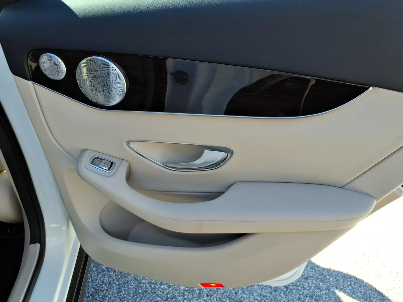 Used 2020 Polar White Mercedes-Benz GLC 300 image 29