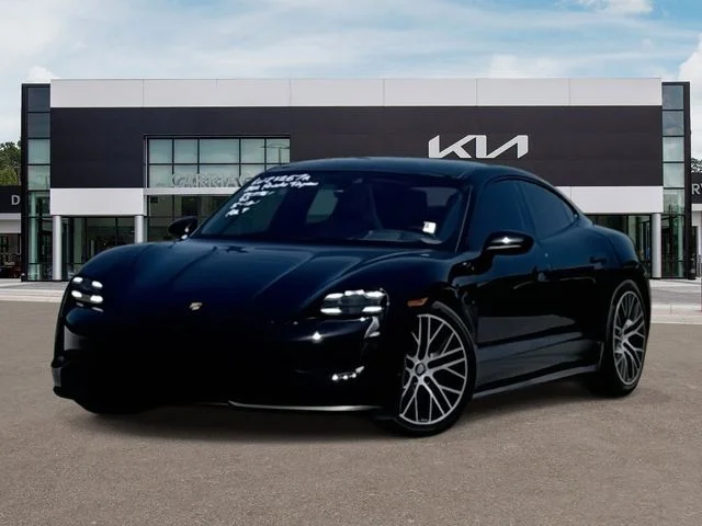 2022 Porsche Taycan -'s photo