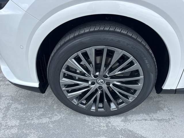 New 2026 Eminent White Pearl Lexus LUXURY image 17
