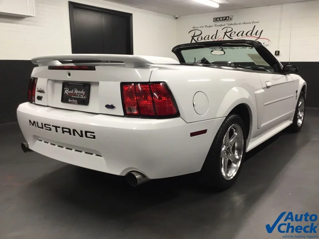Used 2003 White Ford GT image 10