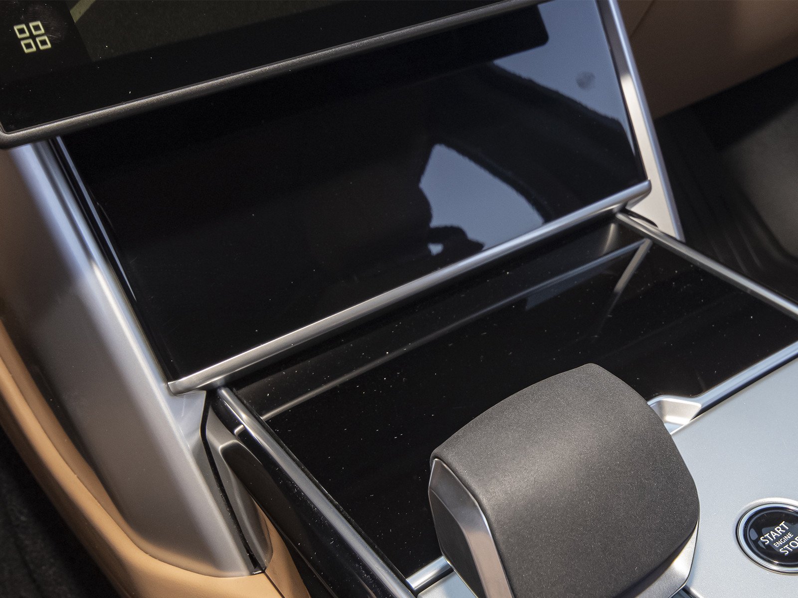 New 2026 Santorini Black Land Rover SE image 28
