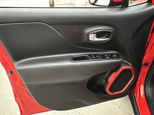 2022 Jeep Renegade Red Edition - Photo 20