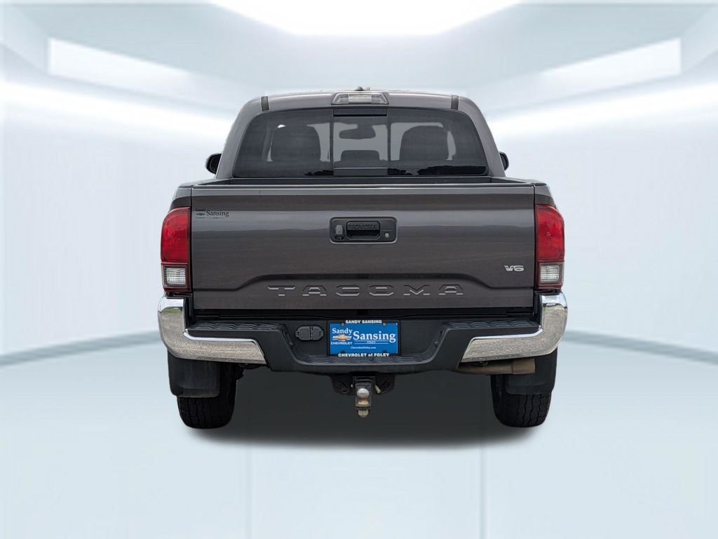 Used 2018 Gray Toyota SR5 image 5
