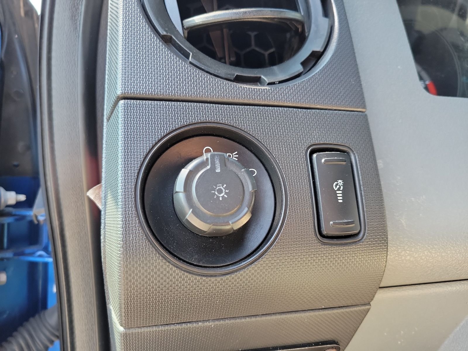 Used 2016 Black Ford XL image 27