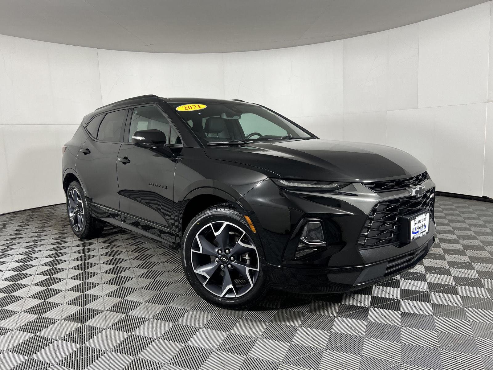 Used 2021 Black Chevrolet RS image 40