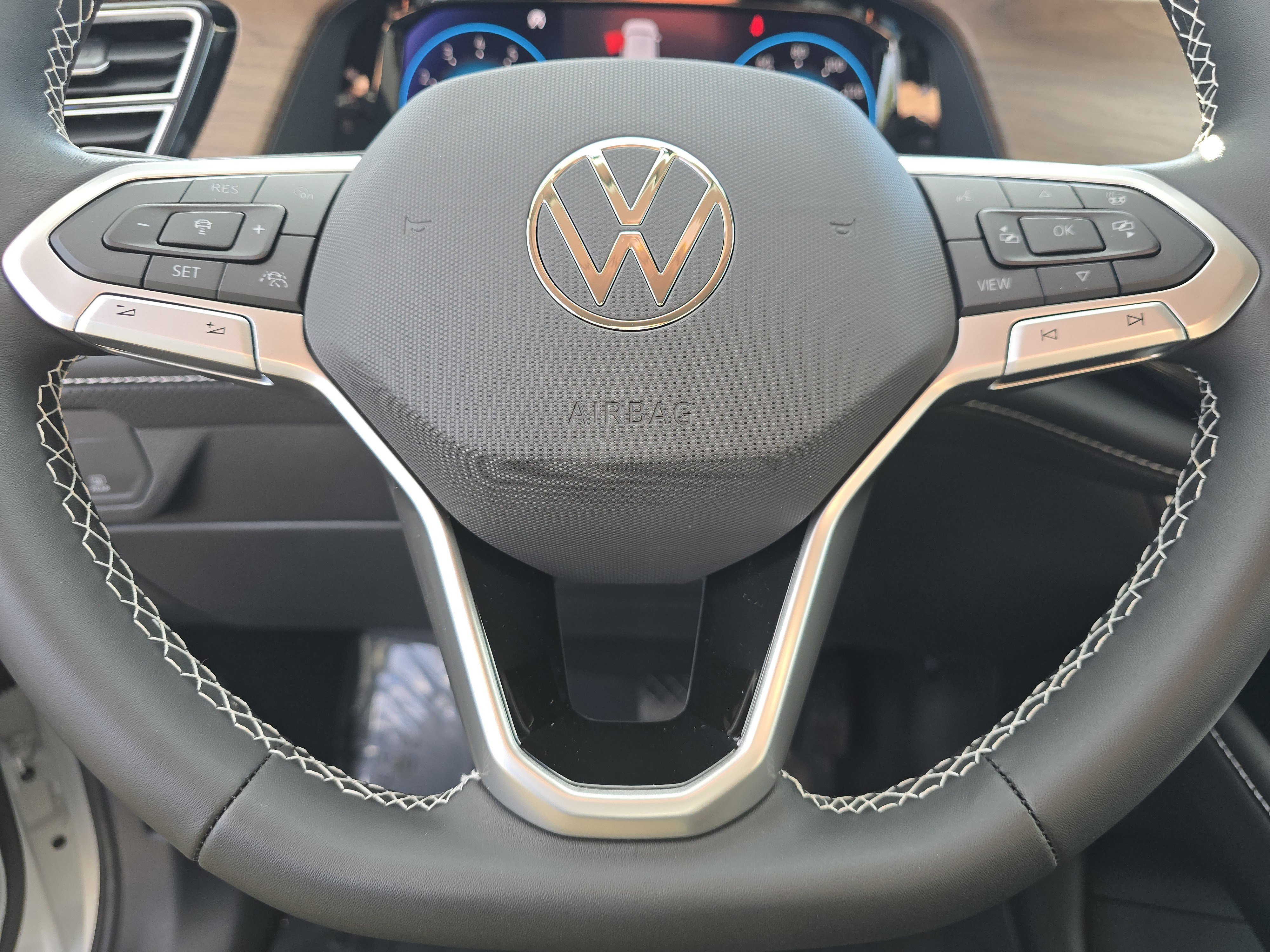 New 2026 Opal White Pearl Volkswagen 2.0T SE w/Technology image 21