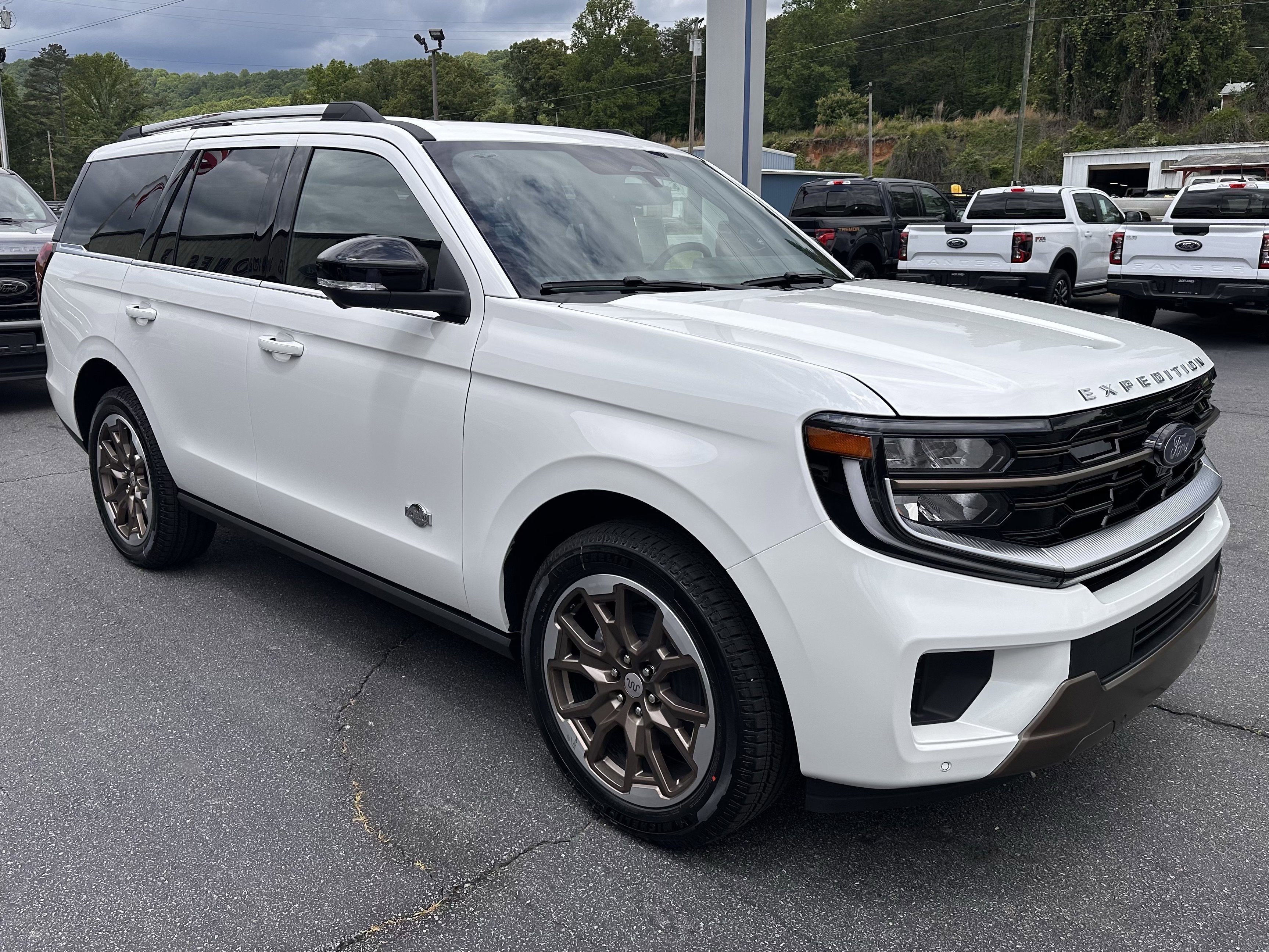New 2026 Star White Metallic Tri-Coat Ford King Ranch® image 4