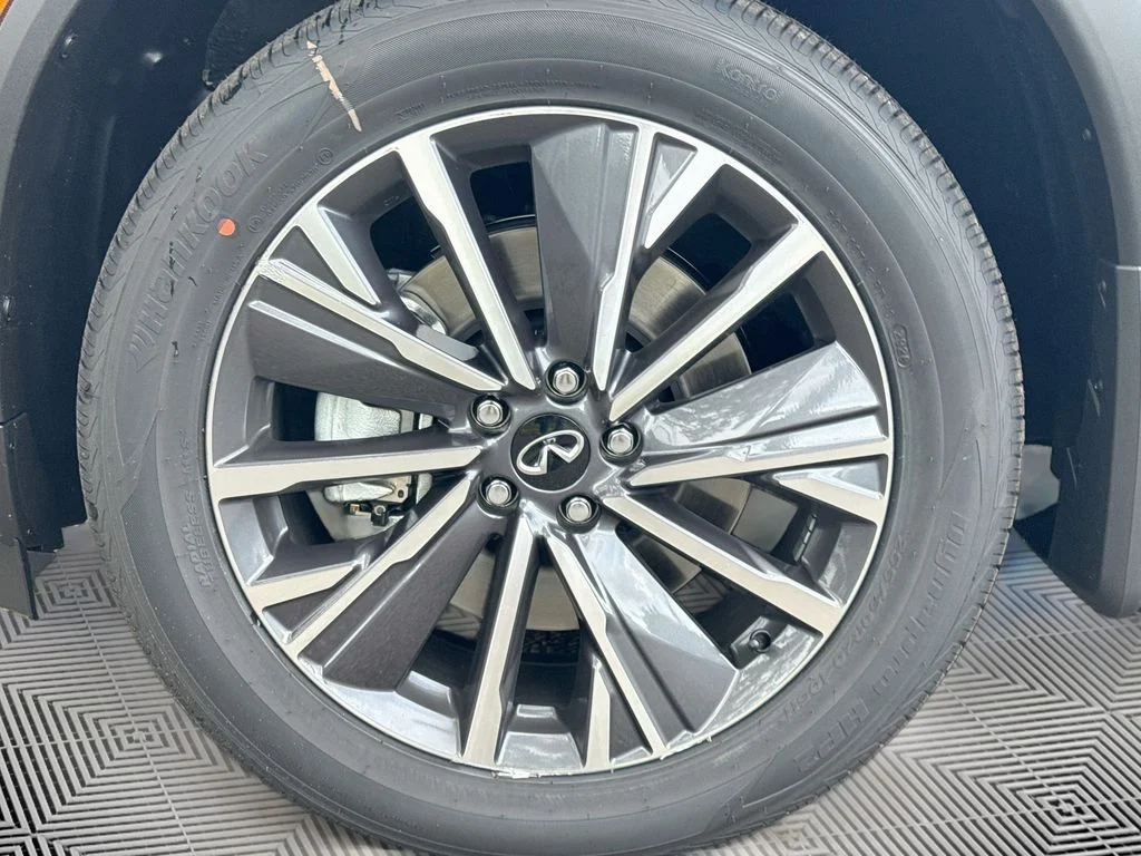 New 2027 Gray INFINITI LUXE image 34