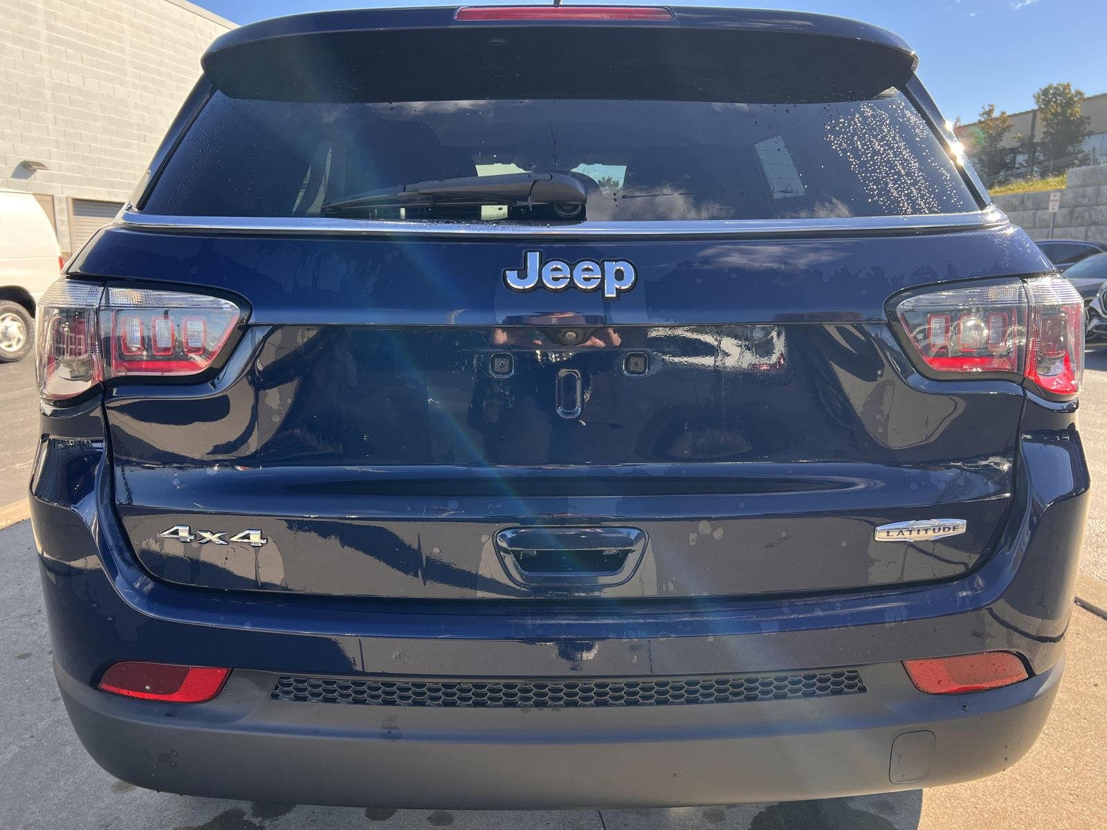 Used 2020  Jeep  image 4