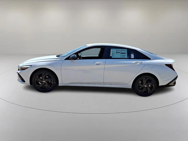 New 2026 White Hyundai SEL Sport image 4