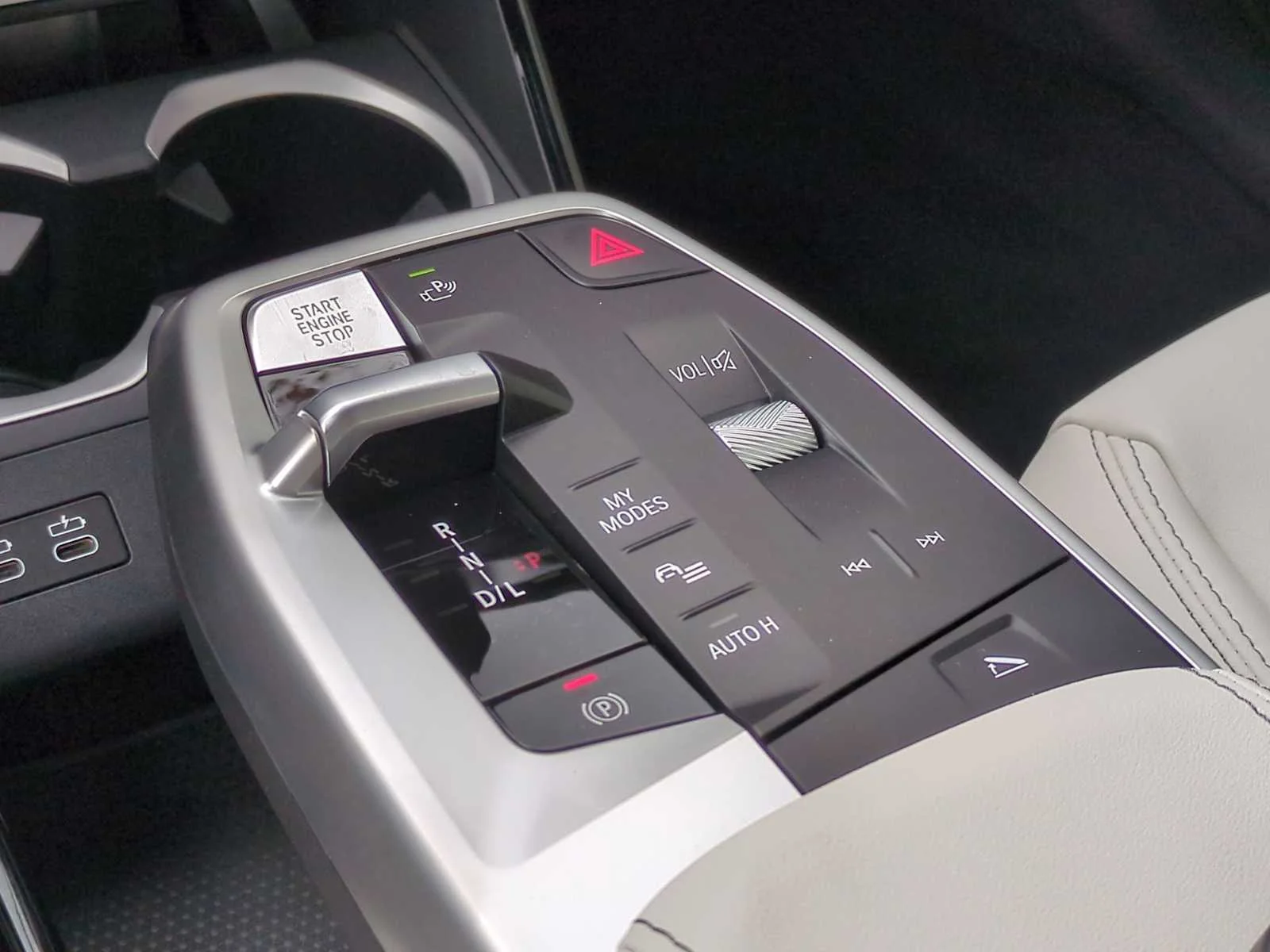 New 2026 Dune Grey Metallic BMW xDrive28i image 34