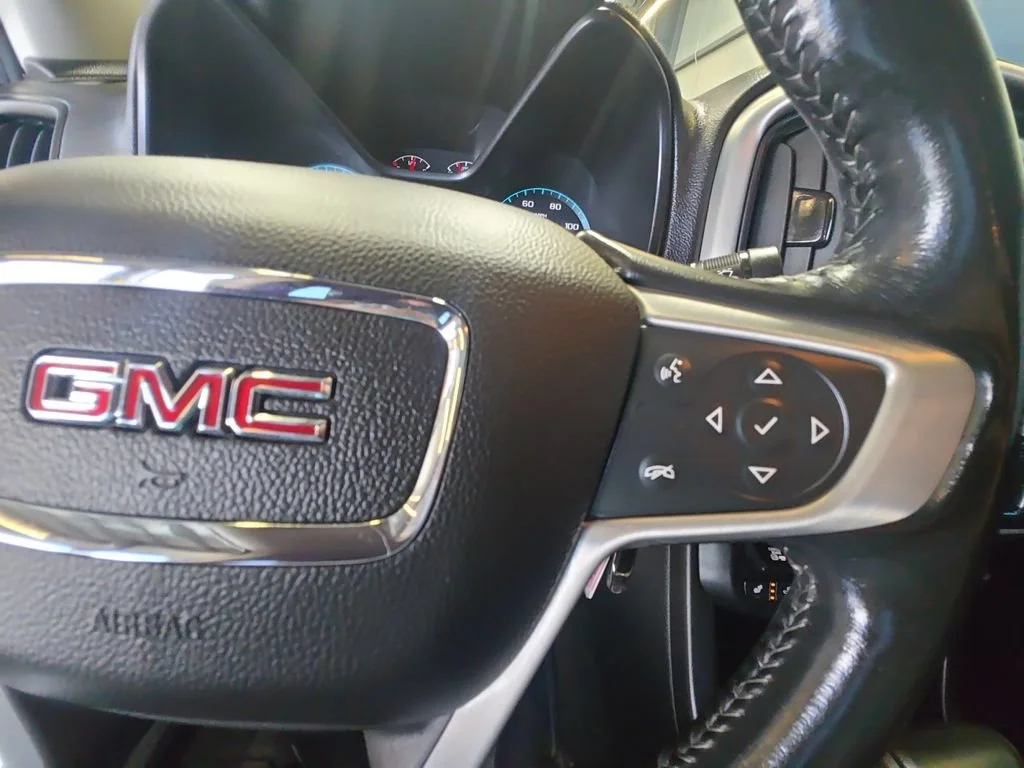 Used 2018 SATIN STEEL METALLIC GMC 4WD SLT image 20
