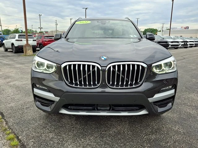 Used 2021 Gray BMW xDrive30i image 3