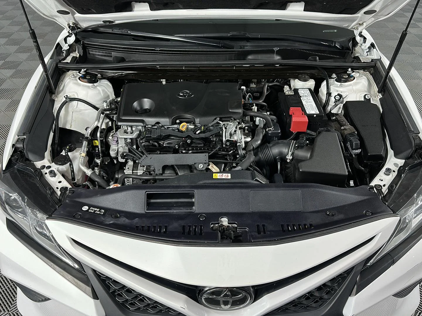 Used 2020 Super White Toyota SE image 10