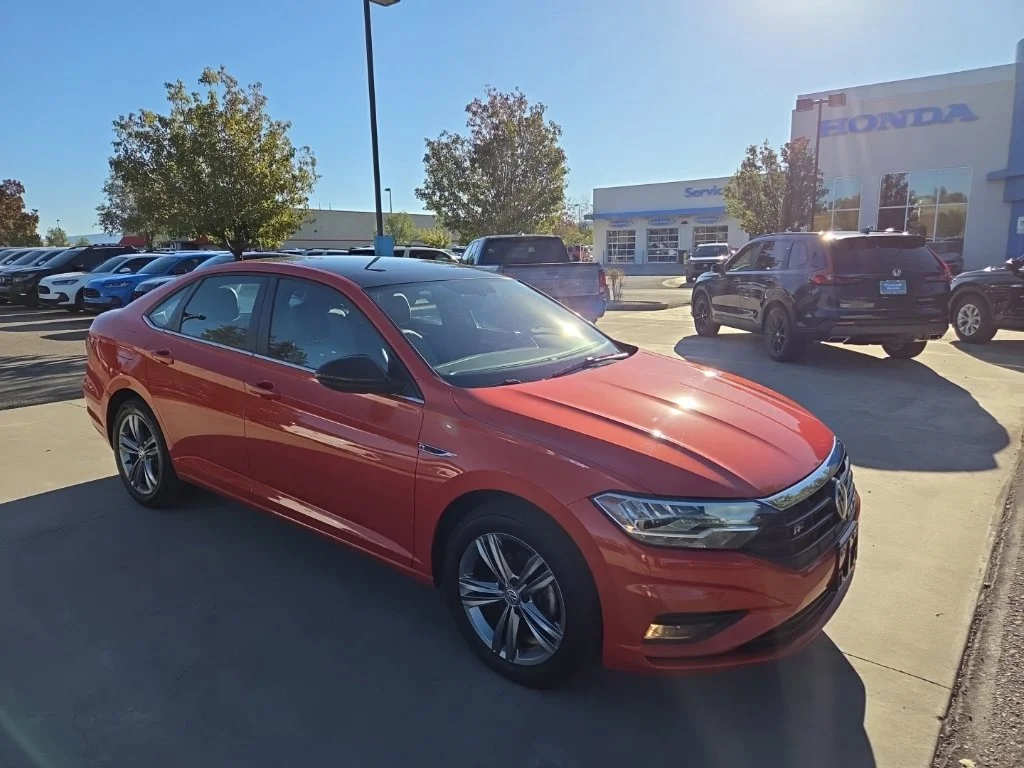 Used 2019 Orange Volkswagen R-Line image 3