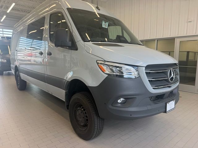 2025 Mercedes-Benz Sprinter 2500 170 WB HO High Roof 4x4's photo