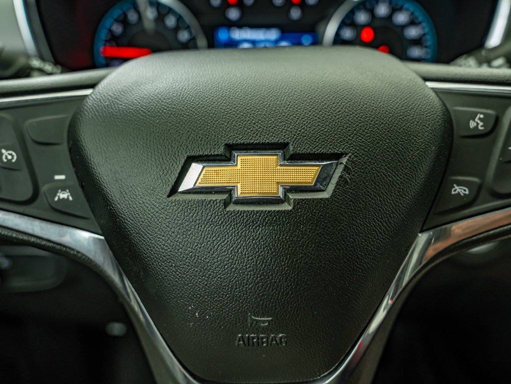 Used 2020 Silver Ice Metallic Chevrolet LT image 22