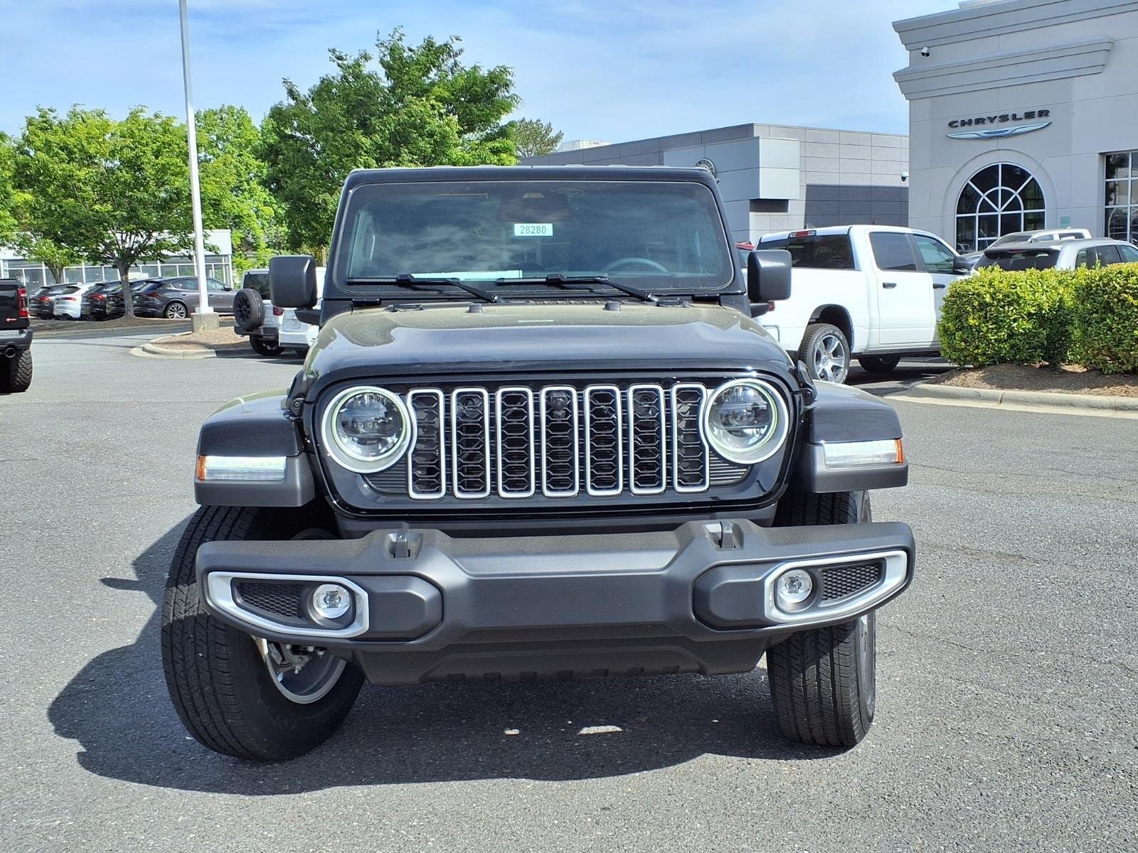 New 2026 Black Clear-Coat Exterior Paint Jeep Sahara image 7