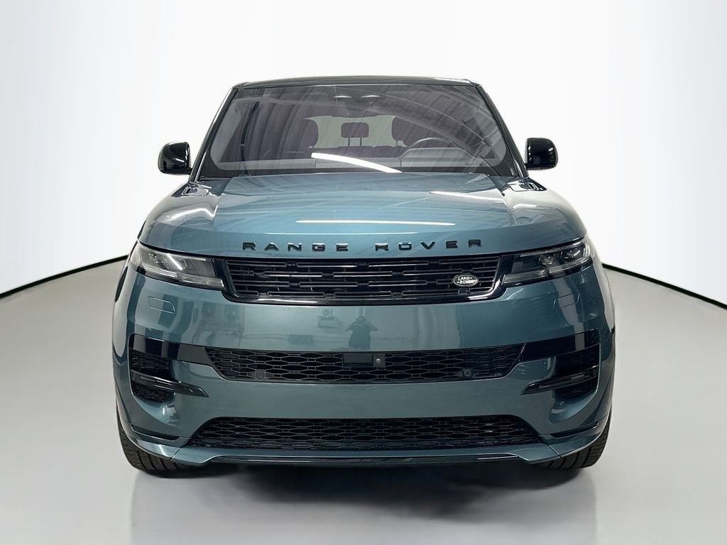 Used 2023 Giola Green Metallic Land Rover SE Dynamic image 6