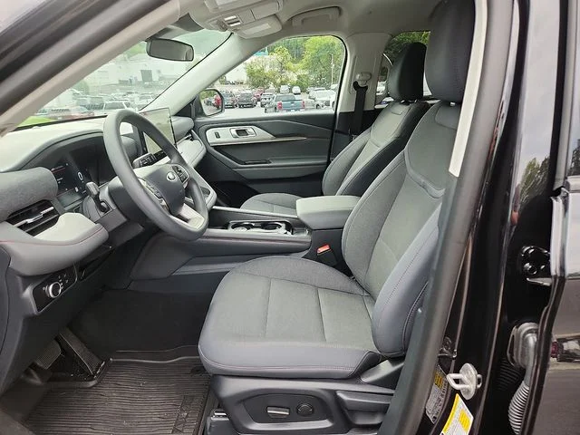 2026 Ford Explorer Active - Photo 13