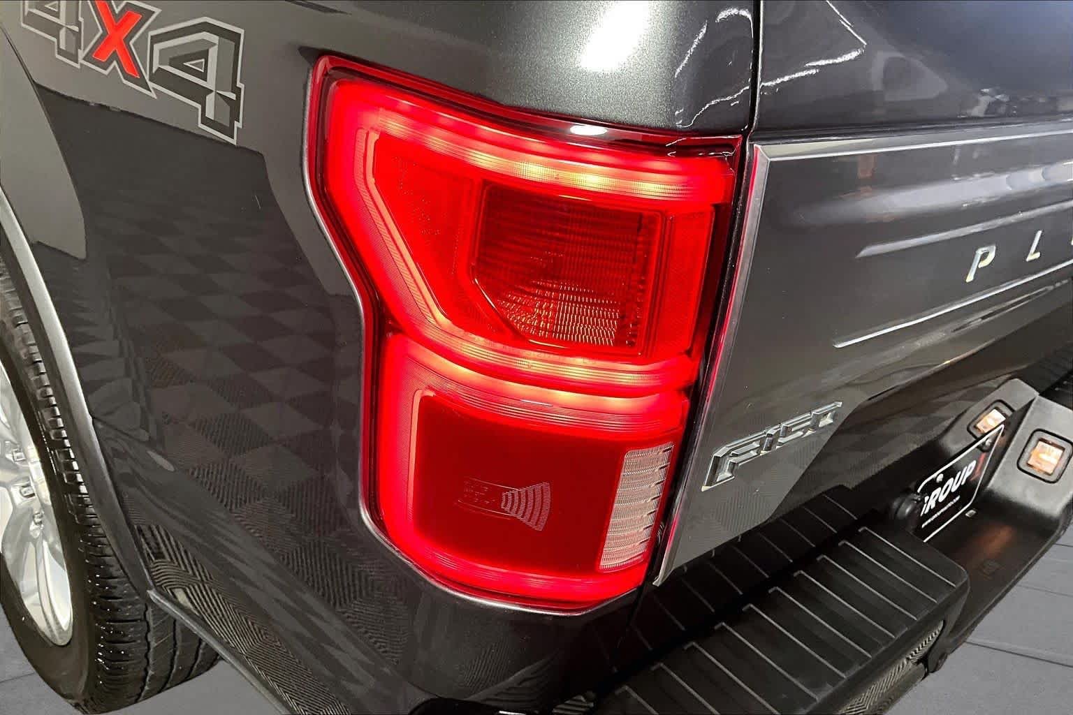 Used 2018 Magnetic Metallic Ford Platinum image 27