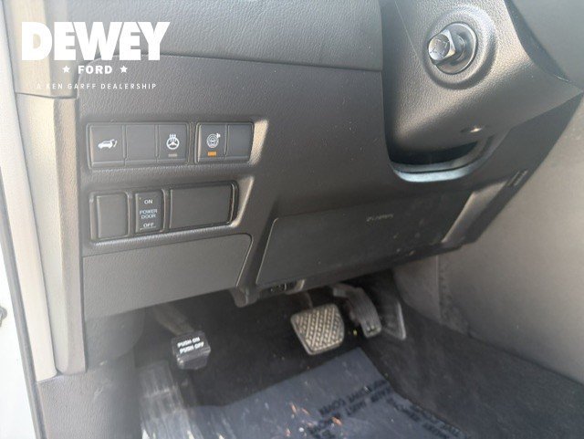 Certified Used 2022 Aspen White Nissan Platinum image 11