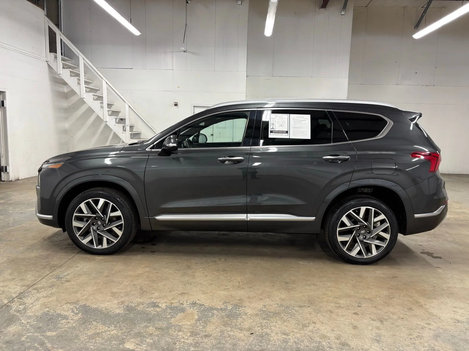 Used 2023 Gray Hyundai Calligraphy image 4