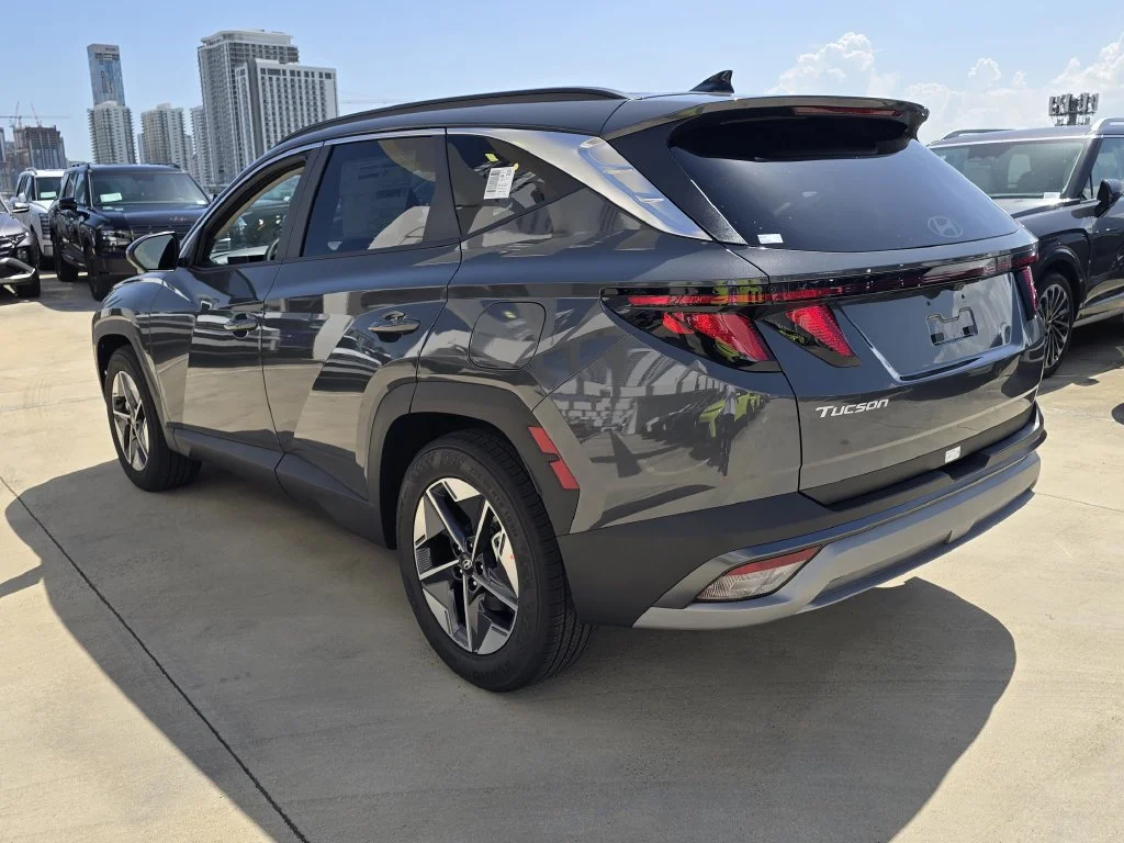New 2026 Gray Hyundai SEL Premium image 4