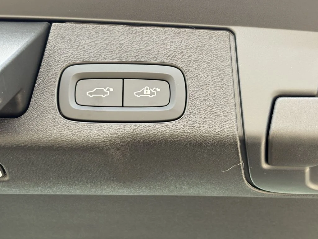 New 2026 Vapour Grey Volvo Plus image 29