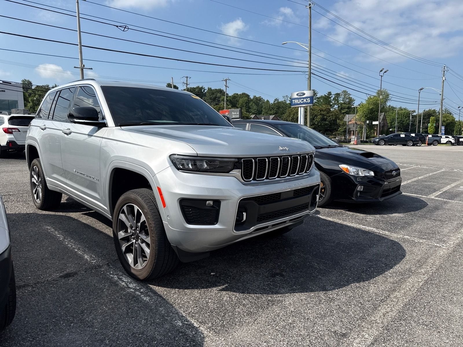 Used 2024 Silver Jeep Overland image 6