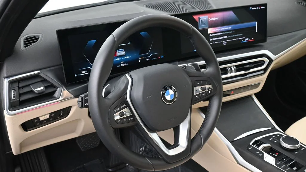 2023 BMW 3 Series 330i - Photo 10