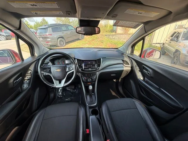 Used 2022 Red Chevrolet LT image 17