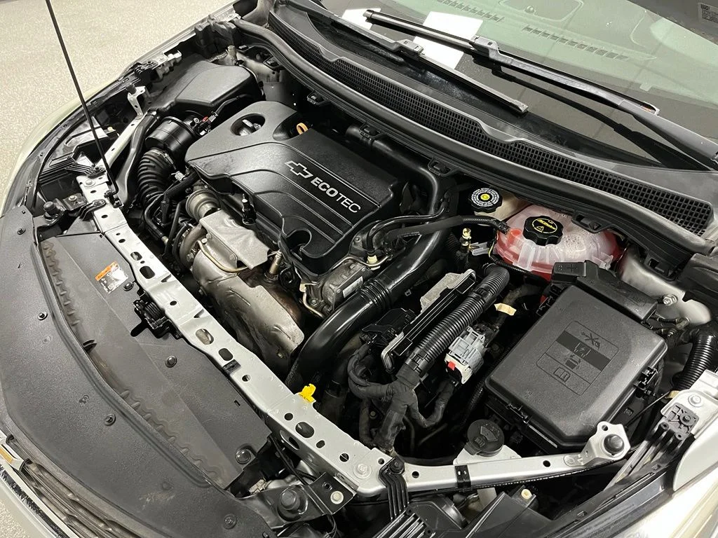 Used 2018 Silver Chevrolet LS image 63