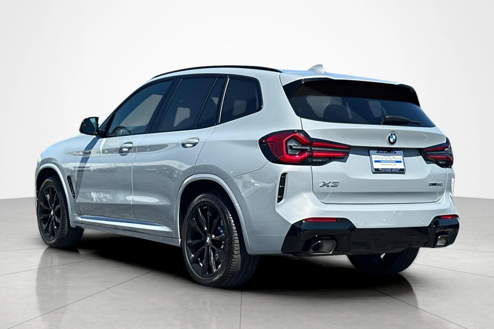 Used 2023 Brooklyn Grey Metallic BMW sDrive30i image 3