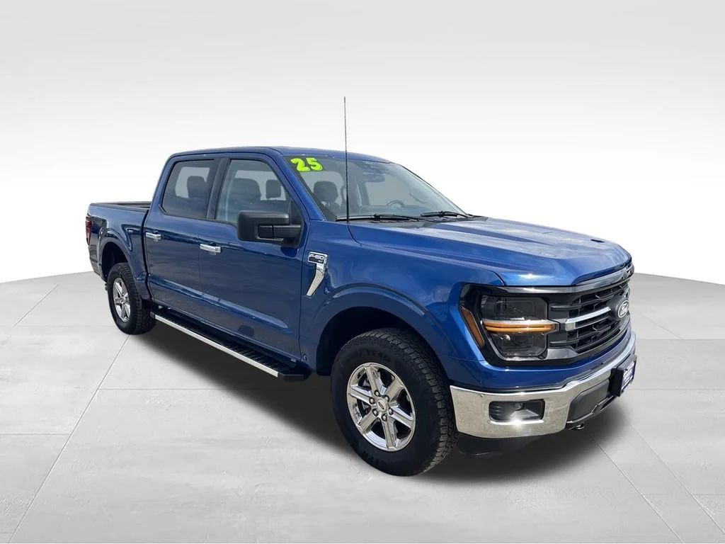 Used 2025 Blue Ford XLT image 3