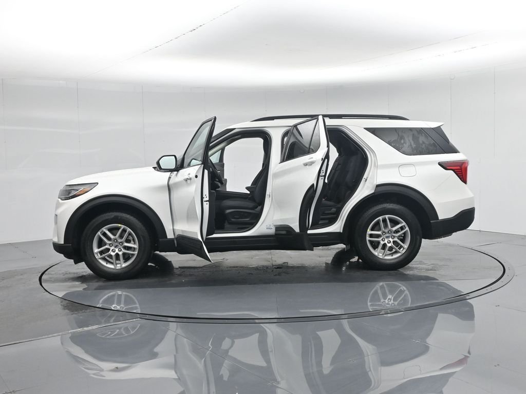 New 2026 Star White Metallic Tri-Coat Ford Active image 66