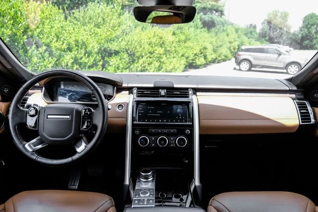 Used 2019 White Land Rover HSE Luxury image 16