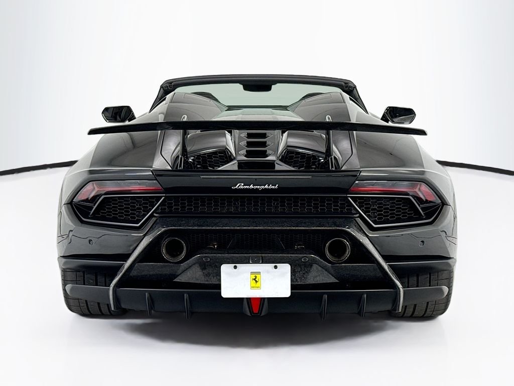 Used 2018 Nero Noctis Lamborghini Performante image 6