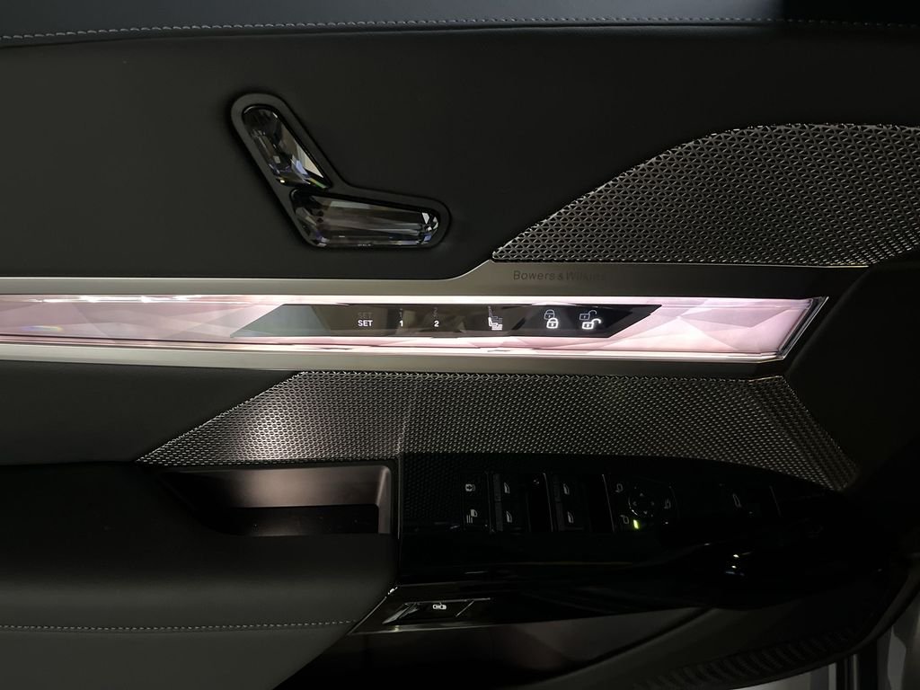 2026 BMW 7 Series 760i - Photo 13