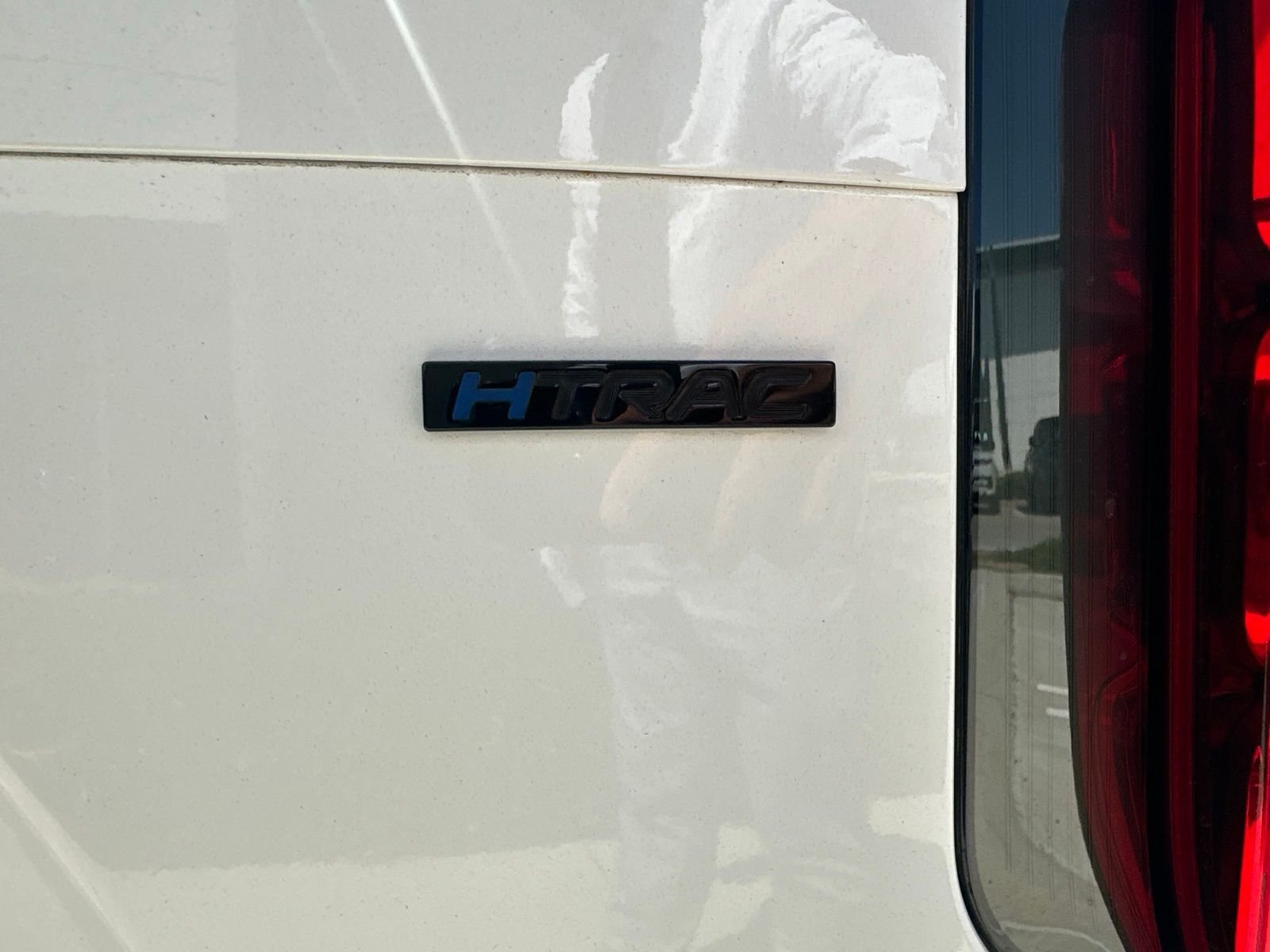 Used 2025 Hyper White Hyundai Calligraphy Night Edition image 6