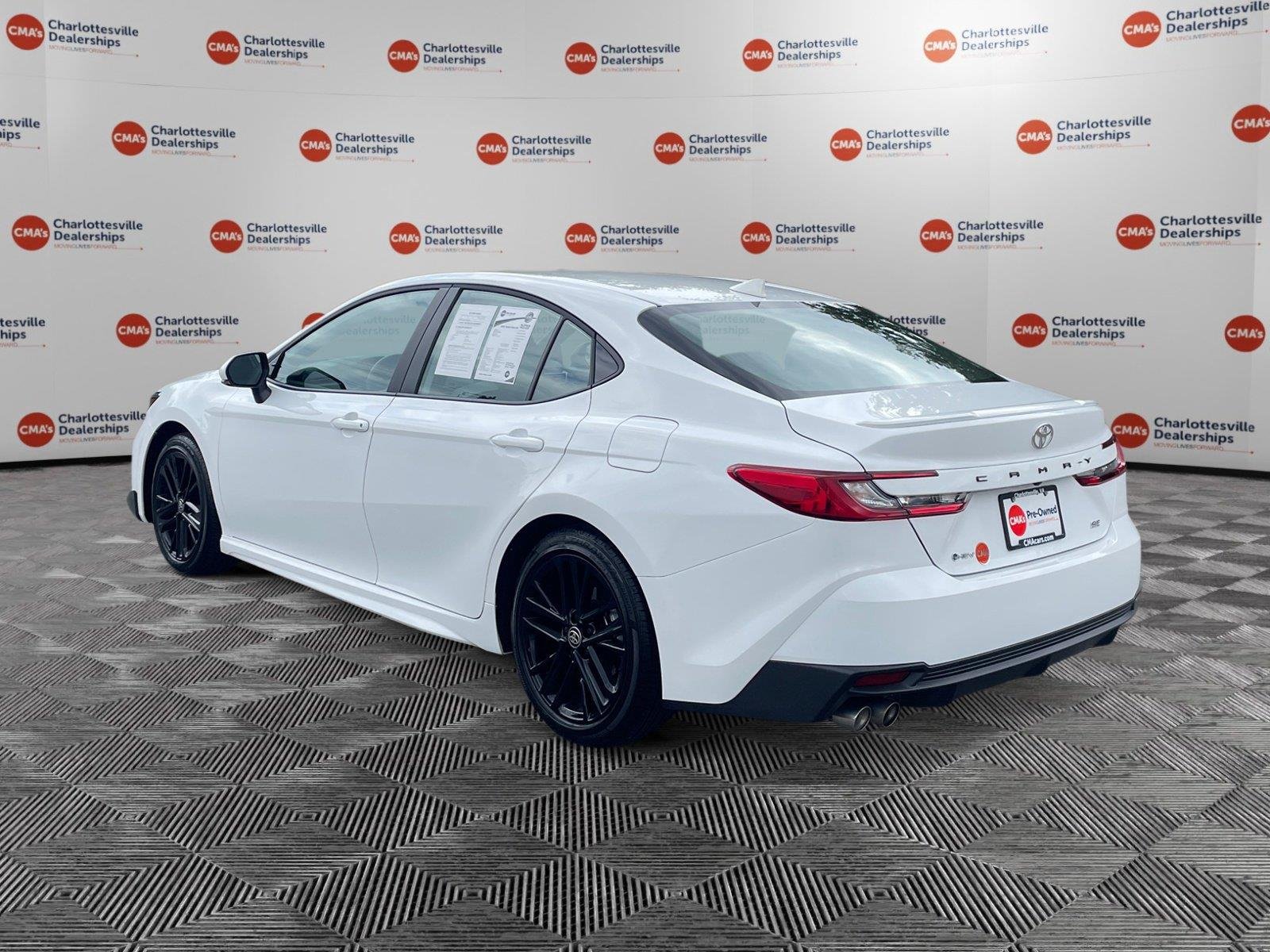 Used 2026 Ice Cap Toyota SE image 3