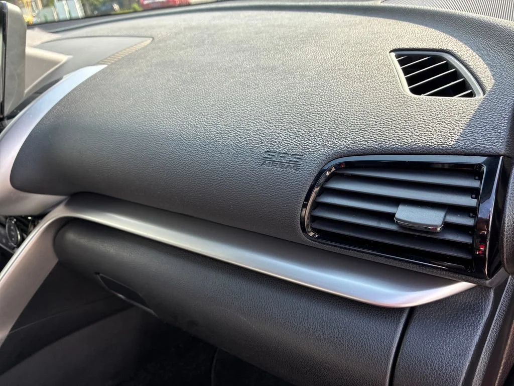 Used 2024  Mitsubishi SE image 32