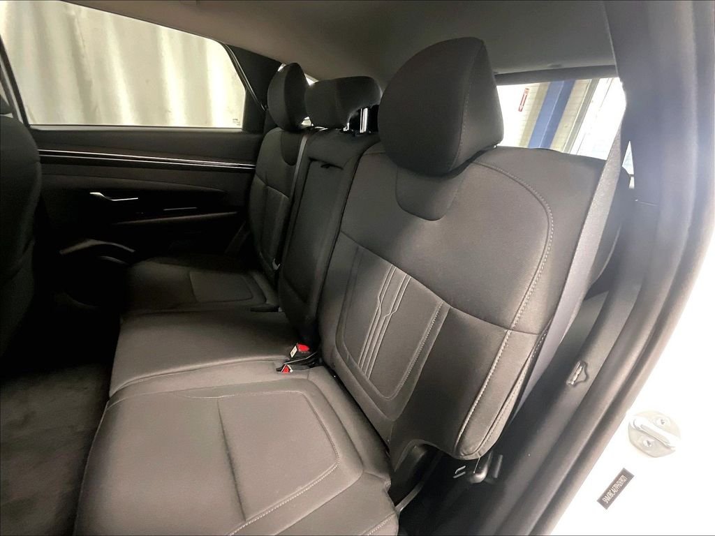 Used 2023 White Hyundai SEL image 15